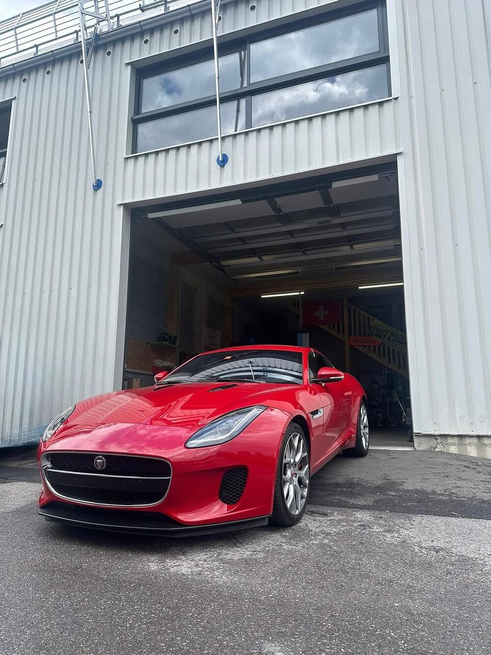 Jaguar F-Type 2.0, intervention à l'atelier Seb Mécanique à Aigle